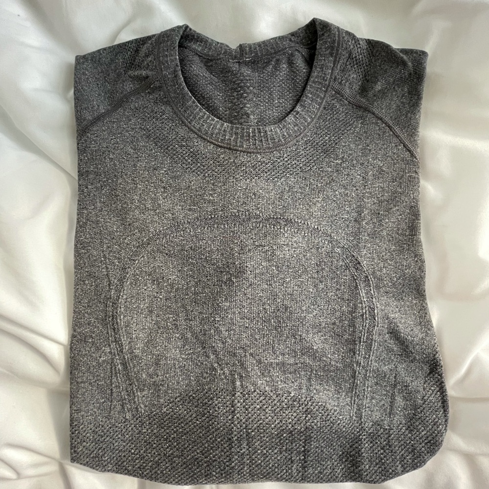 Lululemon Swiftly Tech Long Sleeve size 2 or 4